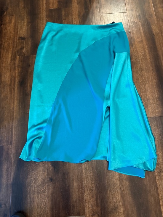 Ted Baker London Asymmetrical Satin Green Skirt Size 6 - Picture 4 of 6